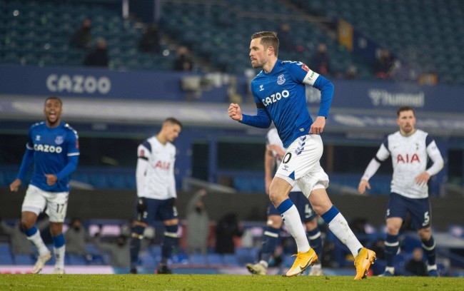 厦队的防守 厦队的防守